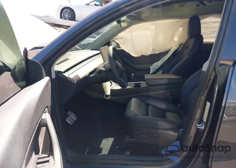 2022 Tesla Model Y Performance Dual Motor All-Wheel Drive z USA, uszkodzony, nr VIN 7SAYGDEF4NF492157